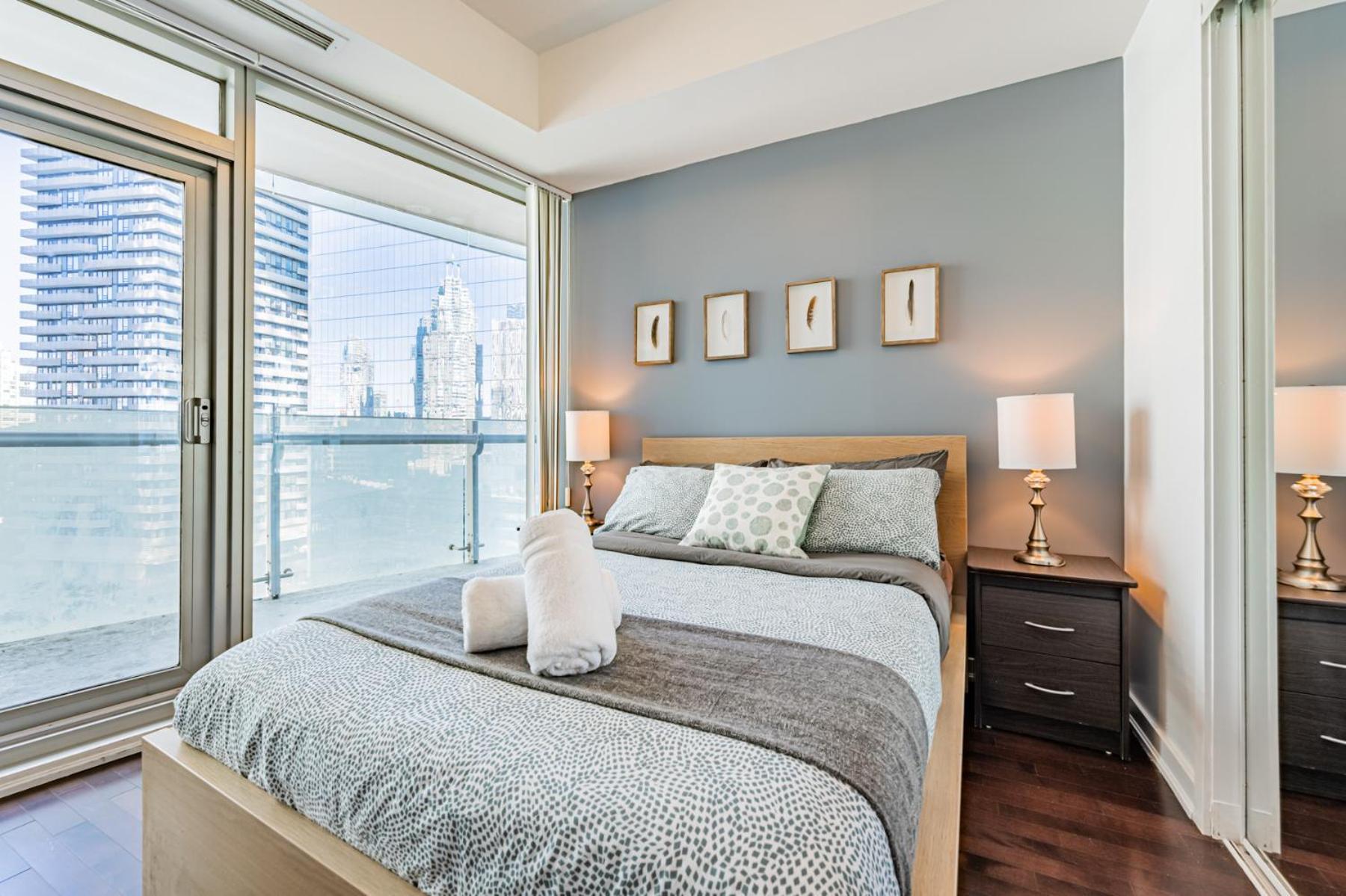 York Suites 5 Toronto Dış mekan fotoğraf