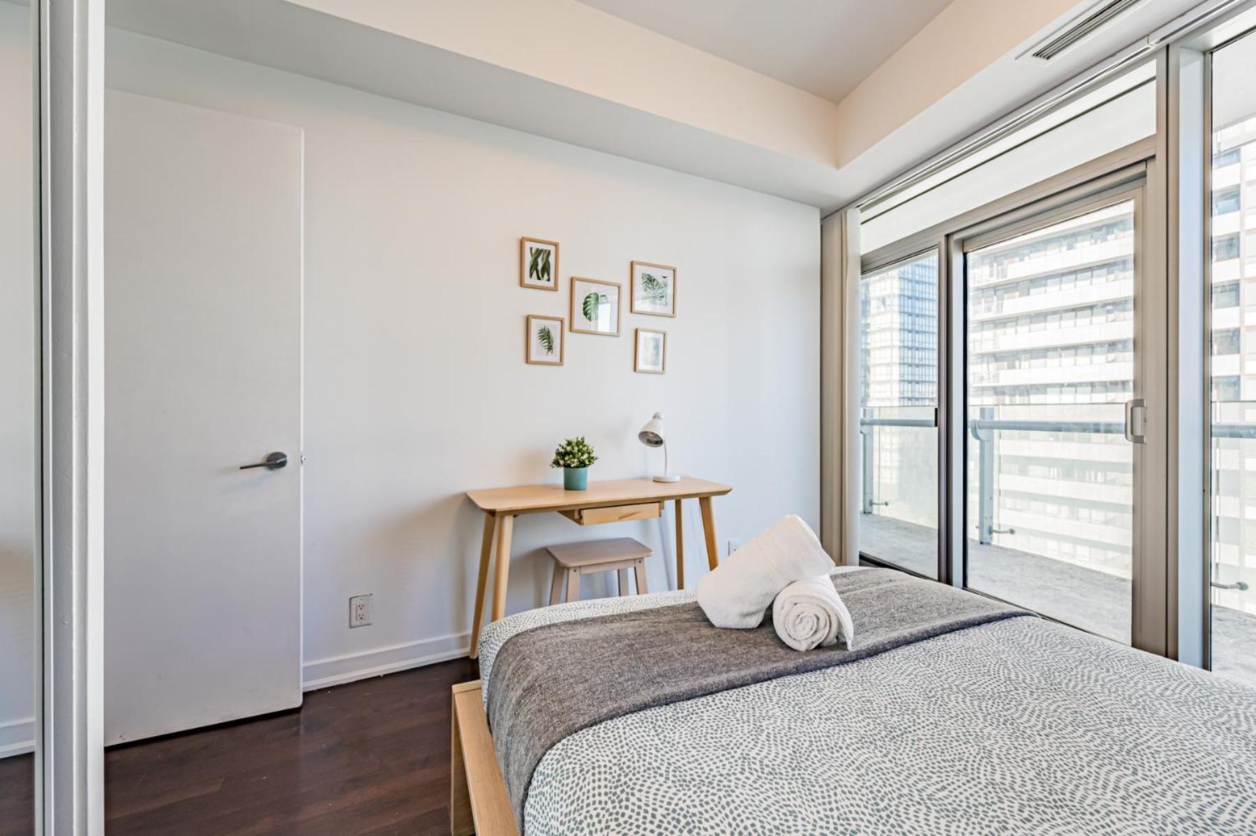 York Suites 5 Toronto Dış mekan fotoğraf