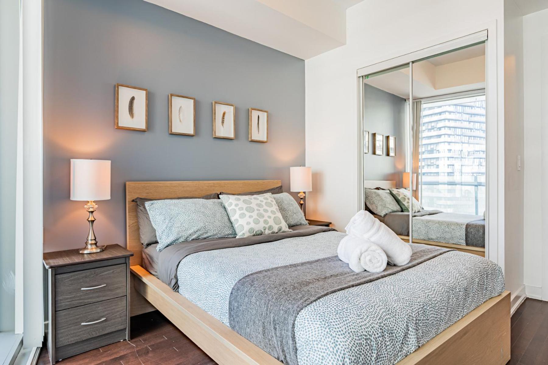 York Suites 5 Toronto Dış mekan fotoğraf