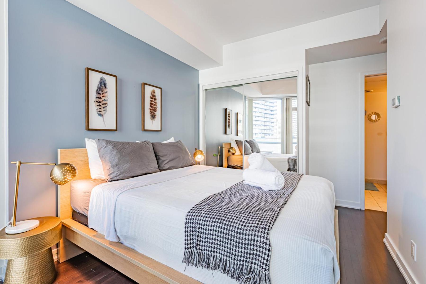 York Suites 5 Toronto Dış mekan fotoğraf